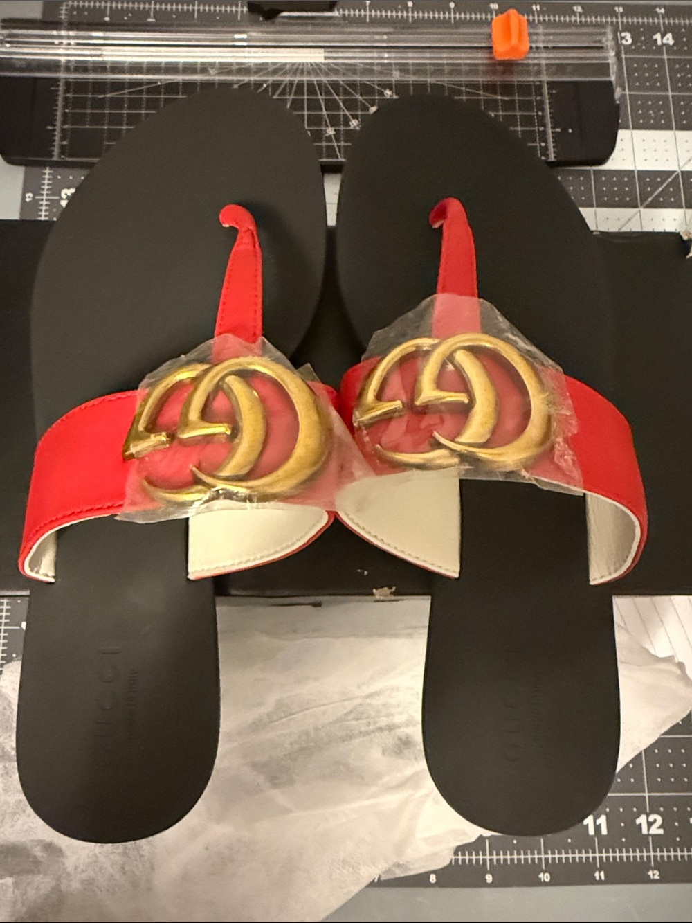 Gucci Red Leather Thong Sandals with Gold Double G
